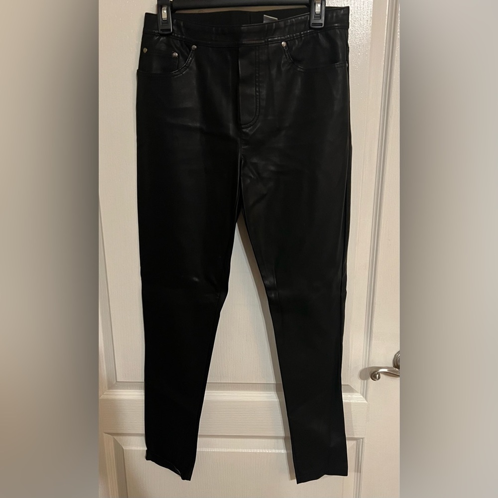 DG2 by Diane Gilman polyeurethane bottoms in black..Sz. Small..NWOT.. never worn